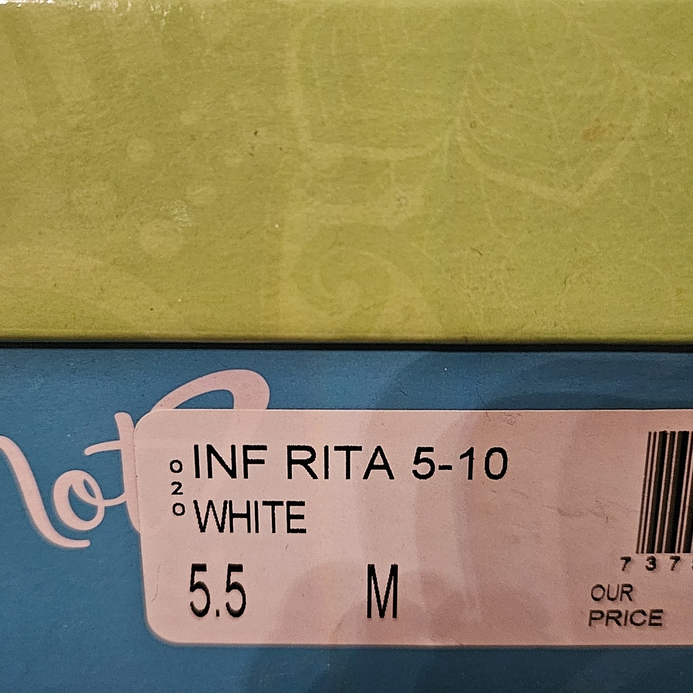 Girls White Dress Mary Jane Shoes with Floral Accent - Picture 2 of 4